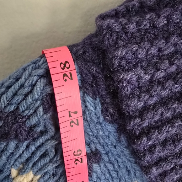 Handmade Vintage Canadian Chunky Knit Cowichan Style Sweater, Large - Picture 14 of 16